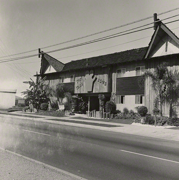 3505 Artesia Blvd. in Some Los Angeles Apartments / Ed Ruscha