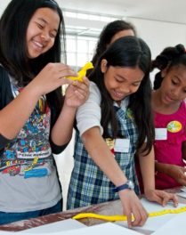 “Art Together” Program Ignites Students’ Enthusiasm for Museums