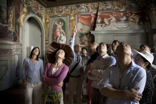 Connecting the Art Historical Dots