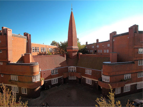 A Conservation Plan for <em>Het Schip</em> in Amsterdam